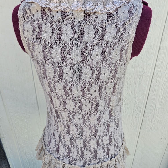 Ultra Pink Elegant Cream Women's Sheer Lacy Top - Picture 3 of 4